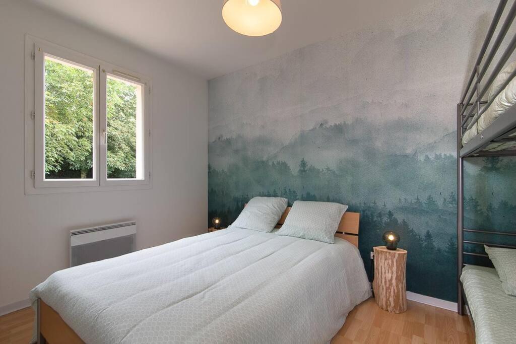 Holiday home Le 31 Bis, En Centre Avec Jardin. Blaye